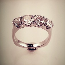 diamond/18KW ring